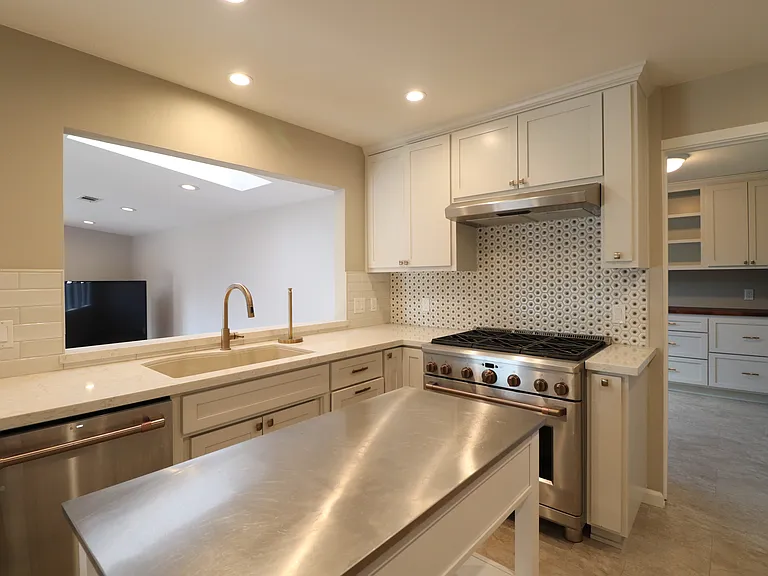 565 Clubhouse Dr — Photo 10