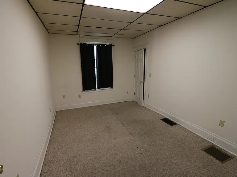 52 W McMillan St — Photo 10
