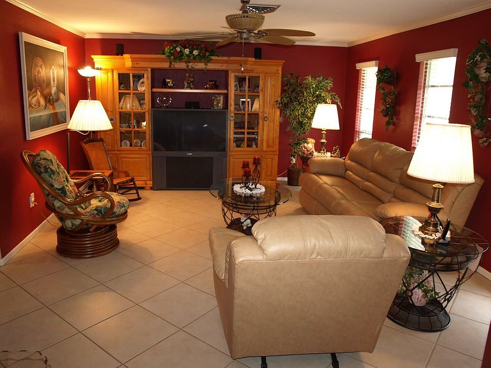 2nd image of 1520 Rosewood St