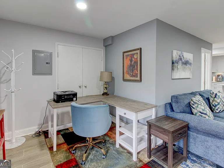 4915 Lake Forest Dr SE — Photo 9