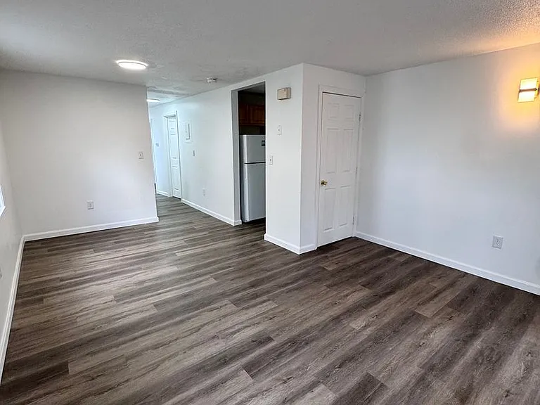 17 Bassett St #A — Photo 3