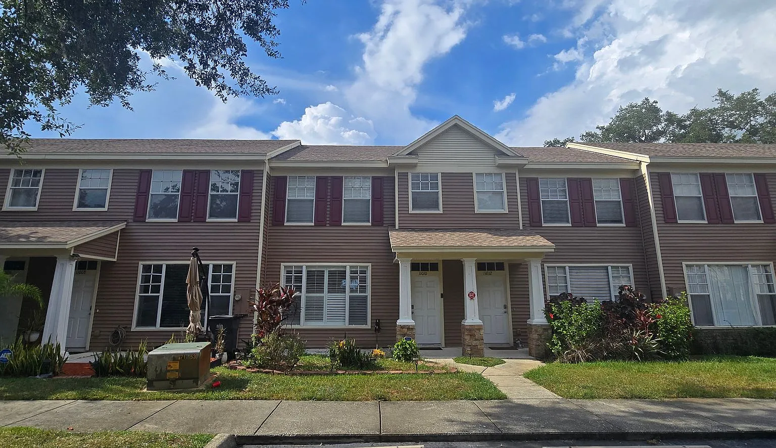 Townhome Near MLK and I-75 — Photo 1