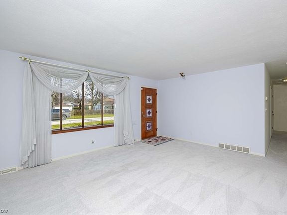 3rd image of 6064 Pomona Dr