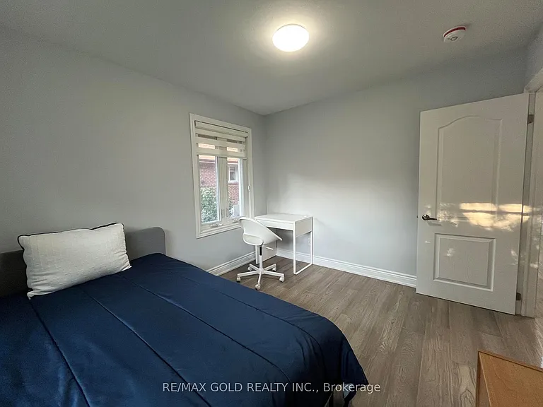 30 Moynes Ave — Photo 18