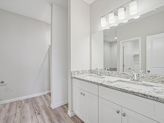 3rd image of 4812 Delano St