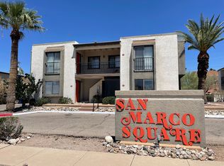 Lovely 2 Bedroom 1 Bath with Fireplace! Move In Special! 1/2 Off First Month's Rent!!, Tucson, AZ 85711