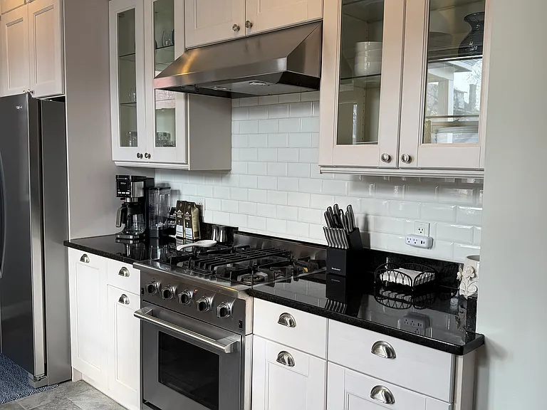 2123 Cameron Ave — Photo 2