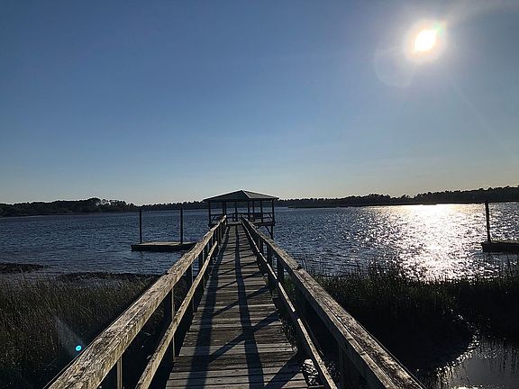 4th image of 30 Whale Branch Dr