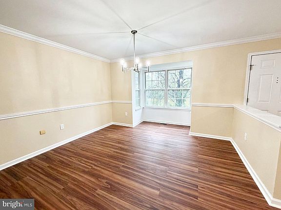 4th image of 224 Fountayne Ln