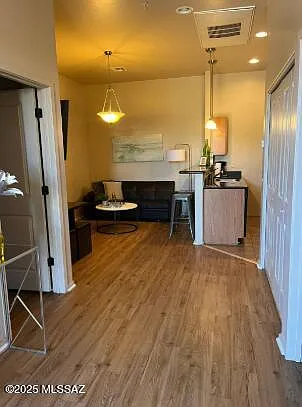 2 bed, 2.0 bath, 720 sqft, $1,750 — Photo 3