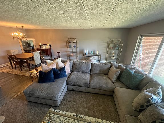 3rd image of 9650 S Komensky Ave APT 106
