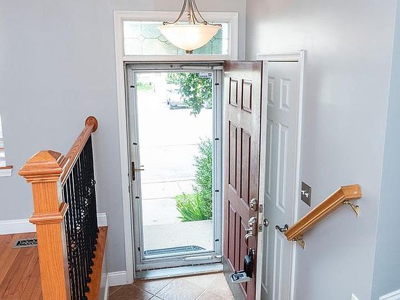 3rd image of 2215 Cantley Dr