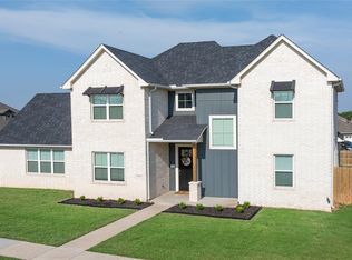 9909 Glover River Dr, Yukon, OK 73099