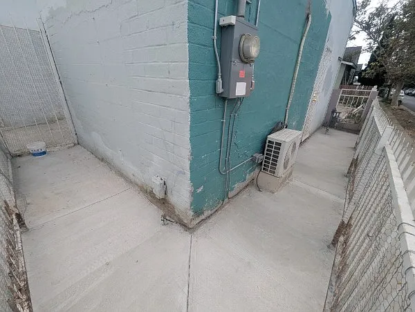 2250 E 103rd St — Photo 7