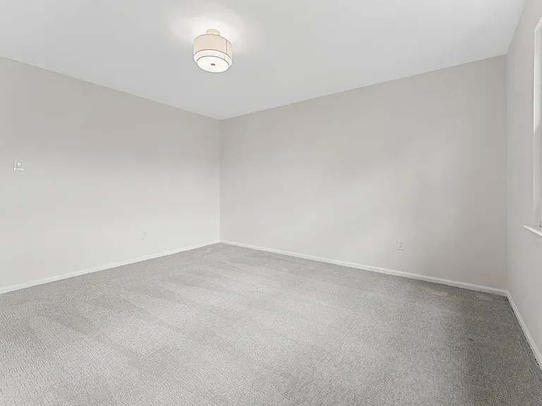 7 Andrea Dr — Photo 20