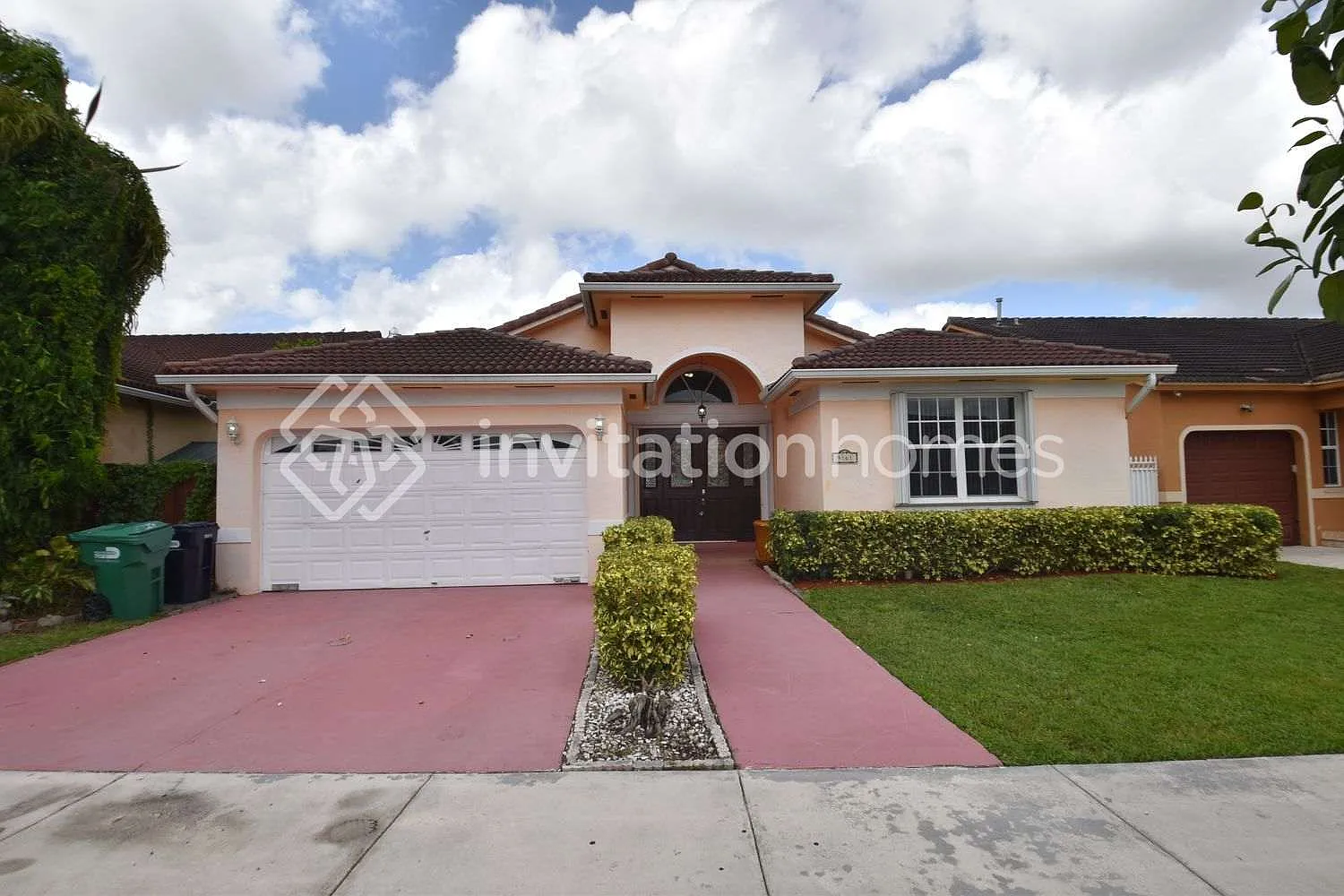 9161 NW 148th Ter Miami Lakes, FL 33018 — Photo 1
