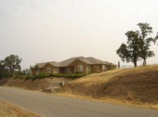 14560 Surrey Village Ln, Red Bluff, CA 96080