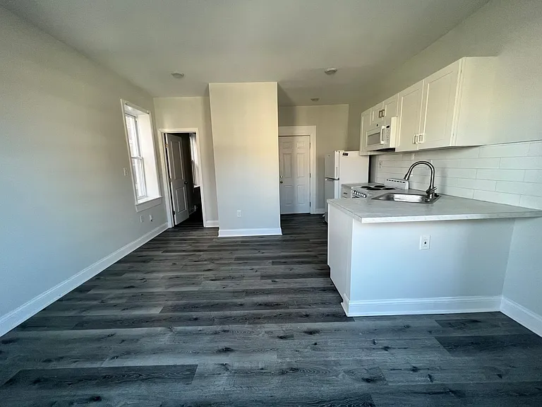 5040 Walnut Street — Photo 6