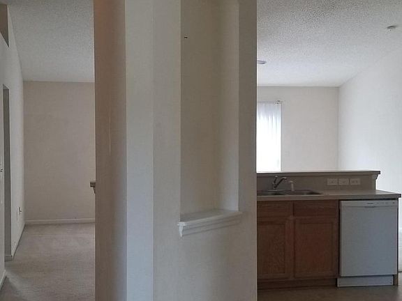 5th image of 6 Penn Manor Ln