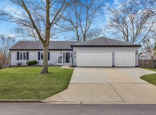 544 Inca Blvd, Carol Stream, IL 60188