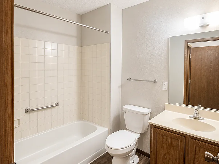 222 6th St SW #12 — Photo 8