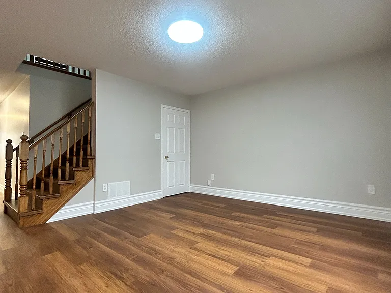 56 Coyote Cres #MAIN — Photo 10