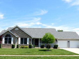2068 Cheyenne Trl, Columbus, IN 47203