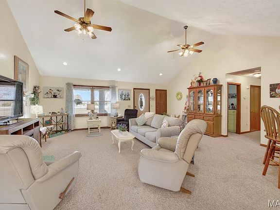 5th image of 18511 Oak Tree Ln