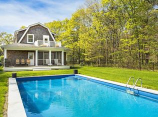 15 Scrub Oak Rd, Quogue, NY 11959