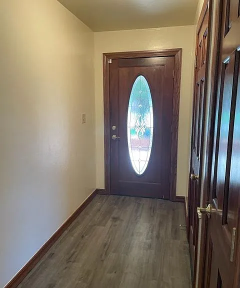 2529 Kings Way — Photo 5