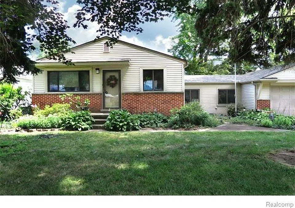 3 bed, 1239 sqft, $1,800 — Photo 2