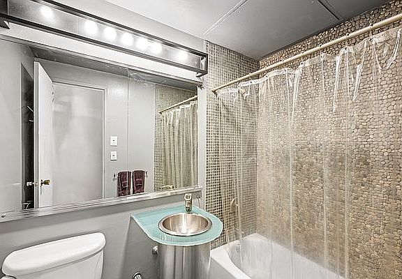 5th image of 23 Waverly Pl APT 3P