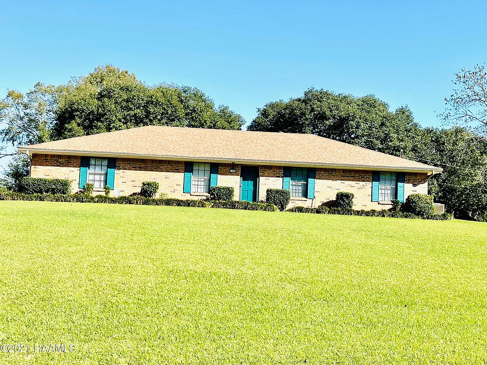 1st image of 170 Cypress Dr