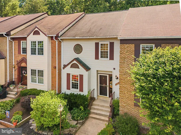 6088 Heatherwood Dr — Photo 1