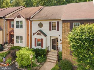 6088 Heatherwood Dr, Alexandria, VA 22310