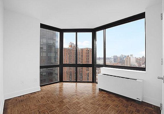 5th image of 420 W 42nd St APT 19F