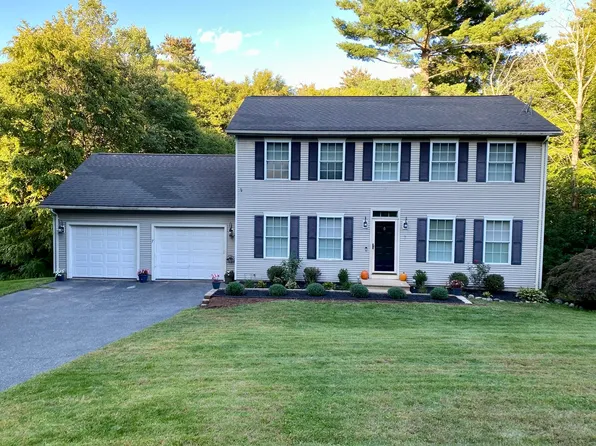 7 Hemlock Holw, Belchertown, MA 01007
