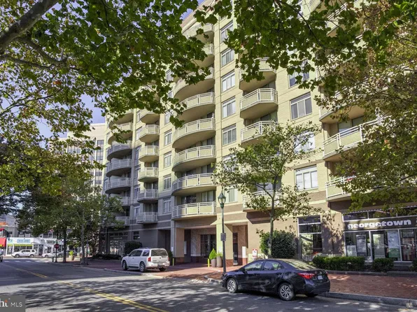 4801 Fairmont Ave APT 904, Bethesda, MD 20814