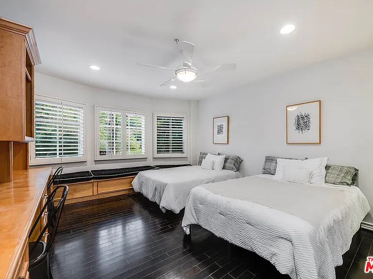 4063 Benedict Canyon Dr — Photo 35