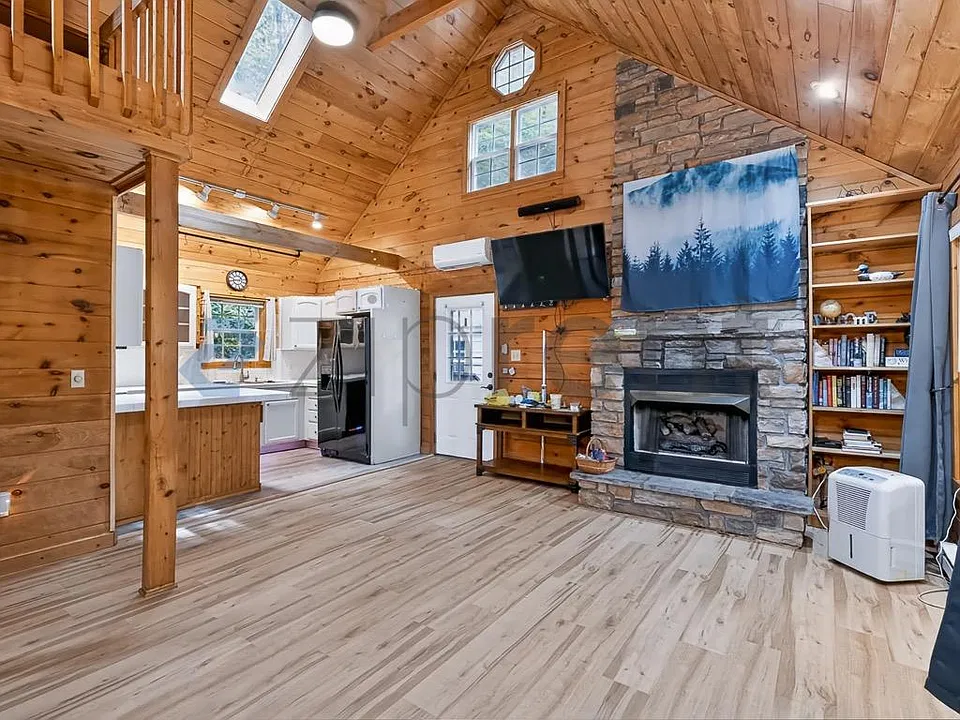 12 Shady Walk Trl