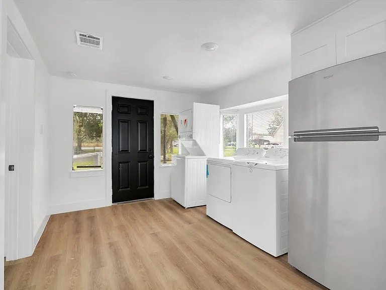 3510 Brooks St — Photo 11