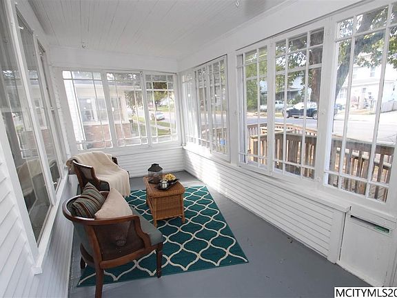 3rd image of 817 N Pennsylvania Ave
