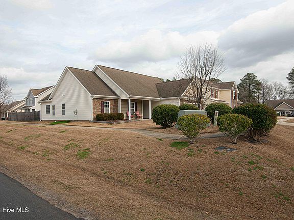 3rd image of 301 Elk Court