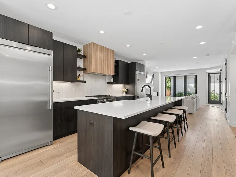 1231 Garfield St — Photo 4
