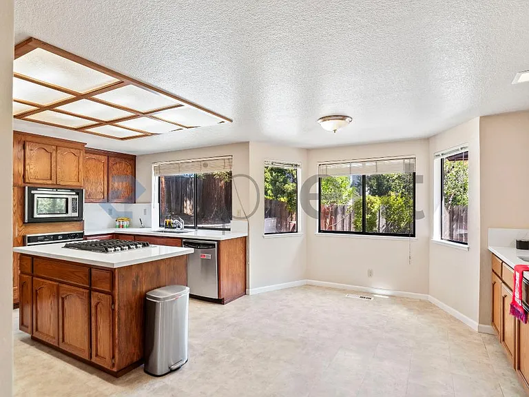 699 Patriot Pl — Photo 15