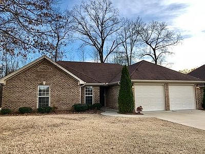 Well maintained house with 2 car garage.