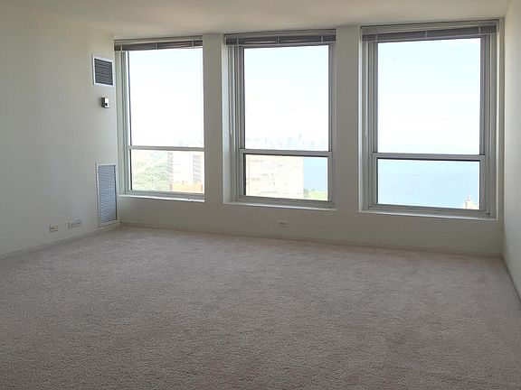 Dining/Living room