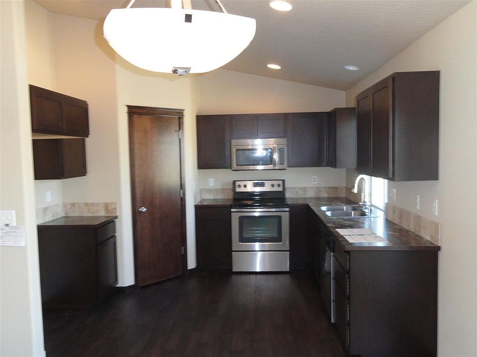 2nd image of 2727 E Pineglen