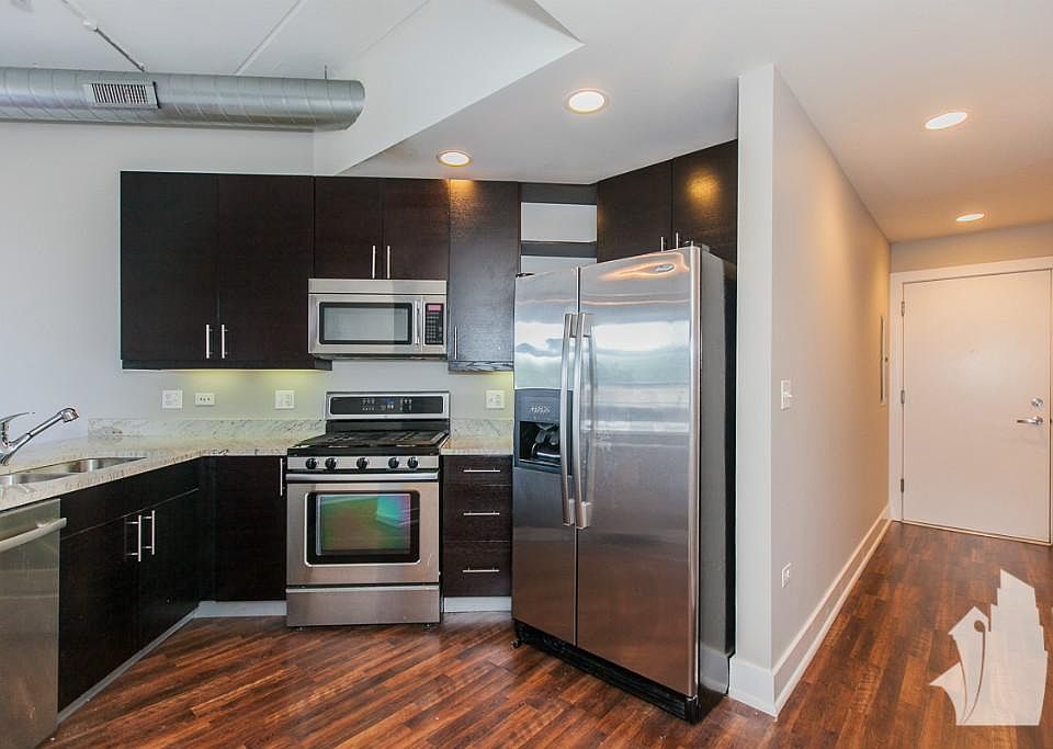 1st image of 3201 W Leland Ave #409D