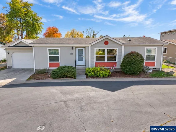 652 Royalty Cir NE, Salem, OR 97301